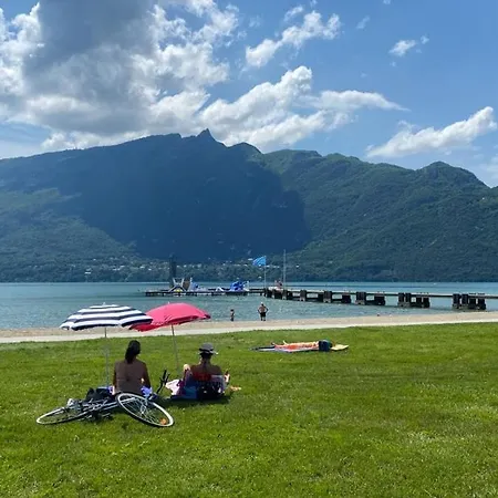 The Trailer, Comfort *