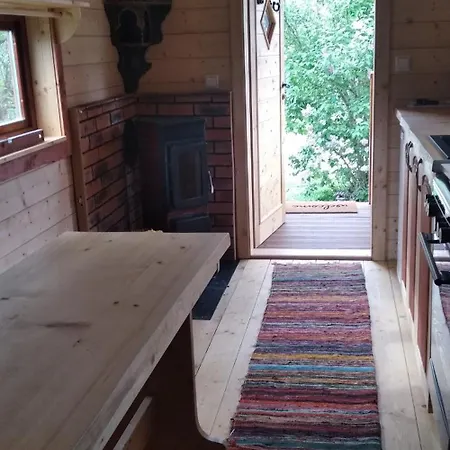 The Trailer, Comfort Apartment